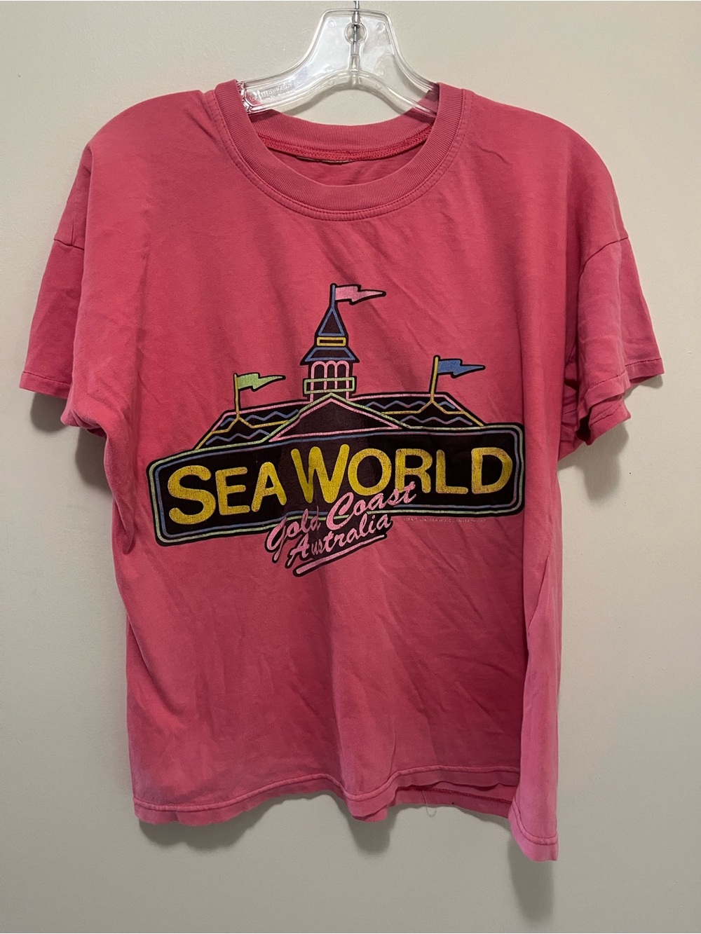 Vintage 1987 Sea World Gold Coast Australia Neon Pink T-Shirt - Single Stitch